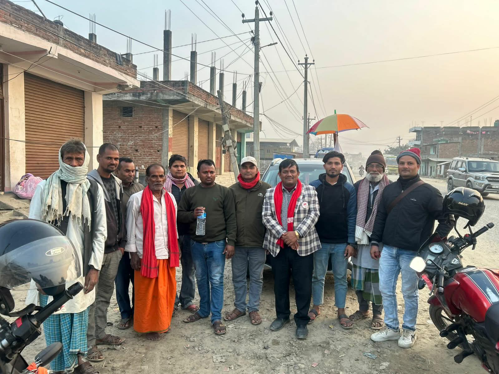 ‎मलंगवा–९ मा जसपा नेपालका उम्मेदवार भरत चौधरीको घरदैलो, स्थानीयद्वारा जितको भरोसा